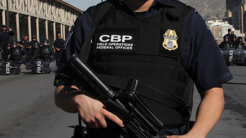 America's border security chief has said his officials are unable to cope with the thousands of people trying to cross into the United States