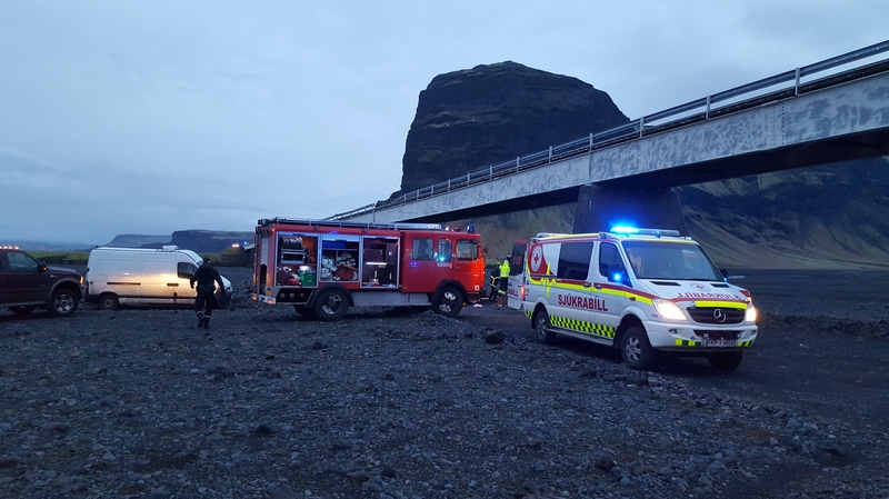 The 4x4 crashed through a railing on the bridge (Pic: Adolf Ingi Erlingsson)