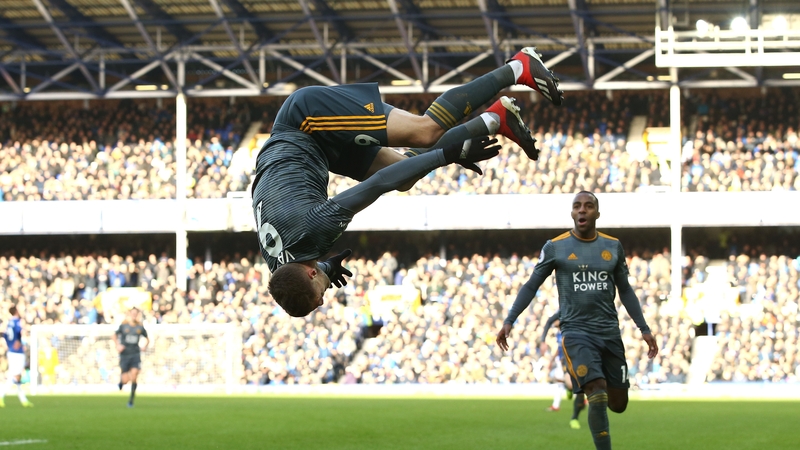 Jamie Vardy celebrates his goal