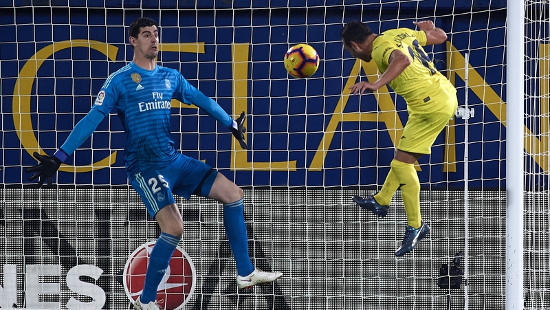Santi Cazorla's 82nd minute header ensured a 2-2 draw for Villareal at home to Real Madrid