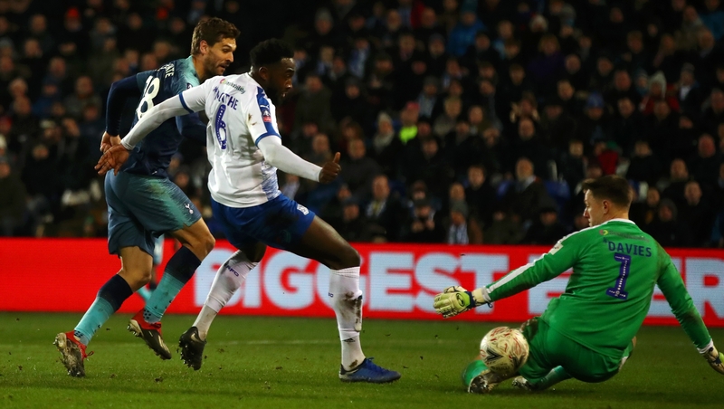 Fernando Llorente completes his hat-trick