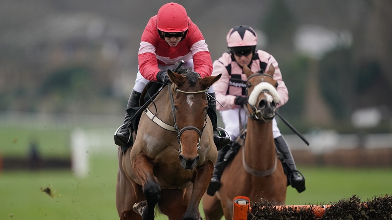 Laurina makes it five from five over timber