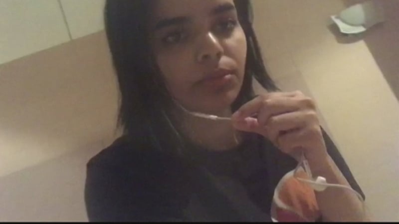 Rahaf Mohammed al-Qunun said she was fleeing her 'abusive' family (Pic: Twitter @RAHAF84427714)