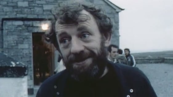 Mick Lally on Inis Meáin with Druid to perform in The Playboy of the Western World (1984)