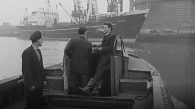 The ferry service closed in October 1984 when the East Link Toll bridge opened