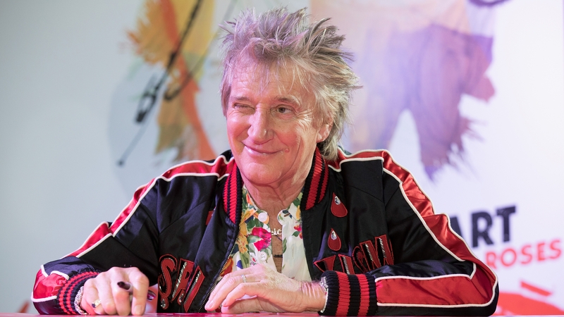 Rod Stewart: the knees are good