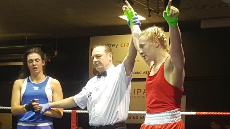 Amy Broadhurst (R) overcame Bella Hughes