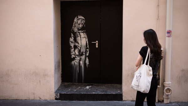 The piece appeared last summer on the emergency door of the Bataclan