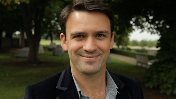 An Cúinne Dána host Tristan Rosenstock