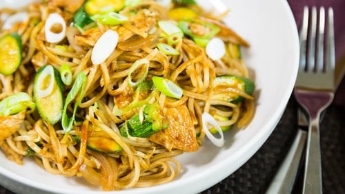 Hoisin Chicken Noodles