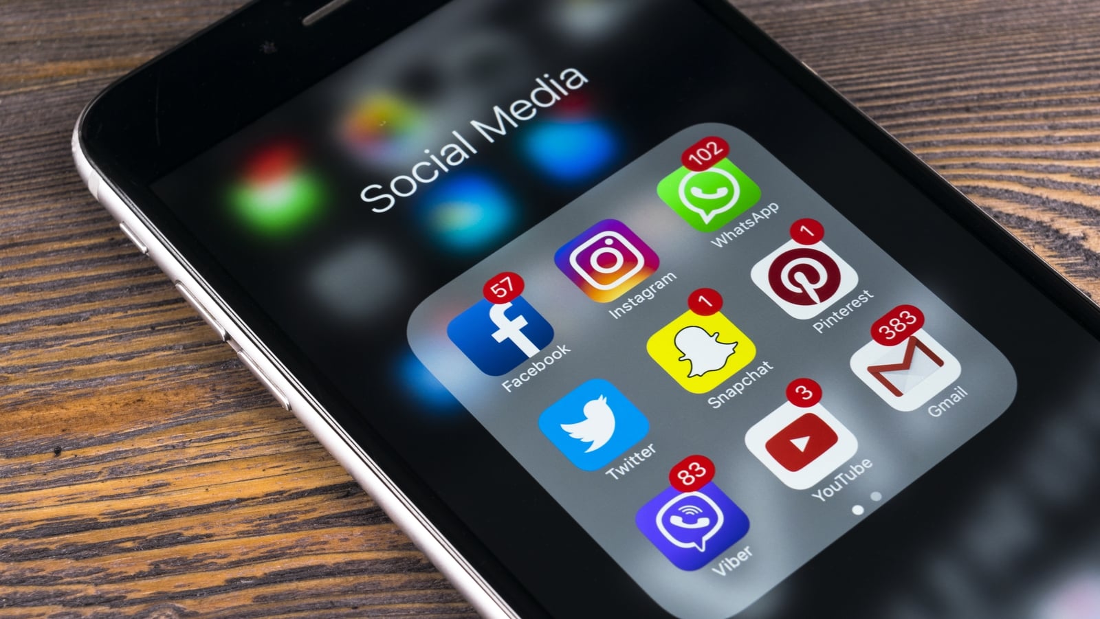 Turning off 'toxic social media algorithms' debated