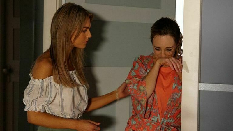 Jasmine comforts Tori