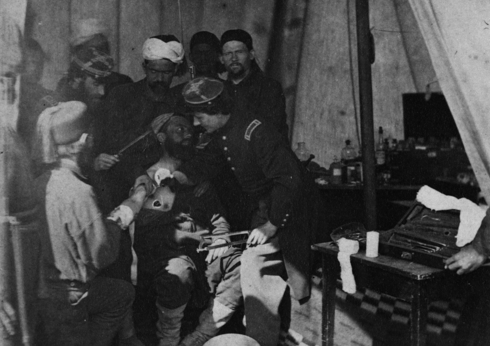 French solders tending to an injured colleague in 1863. Photo: George Stacy/Buyenlarge/Getty Images