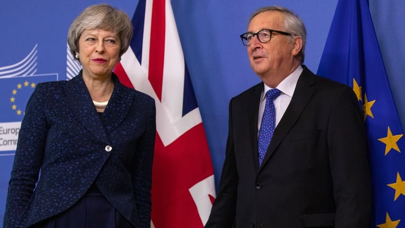 Theresa May agus Jean-Claude Juncker (Pic: Getty)