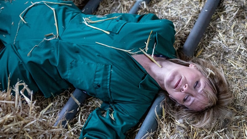 Rhona suffers an accident on the farm