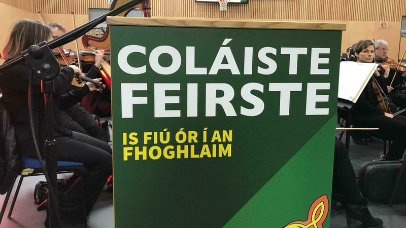 Breis is 1,000 dalta anois ag freastal ar an gcoláiste lán-Ghaeilge.