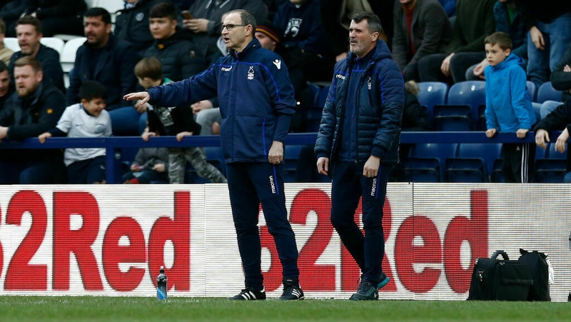 Martin O'Neill (L) and his assistant manager Roy Keane on the touchline