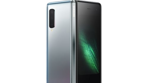 The device will have a 4.6-inch display while folded and a 7.3-inch display when unfolded.