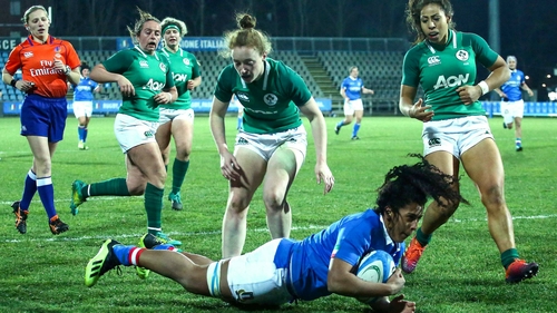 Giada Franco scores a try