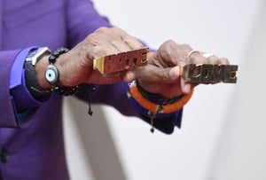 The Oscar winner also wowed with his accessories