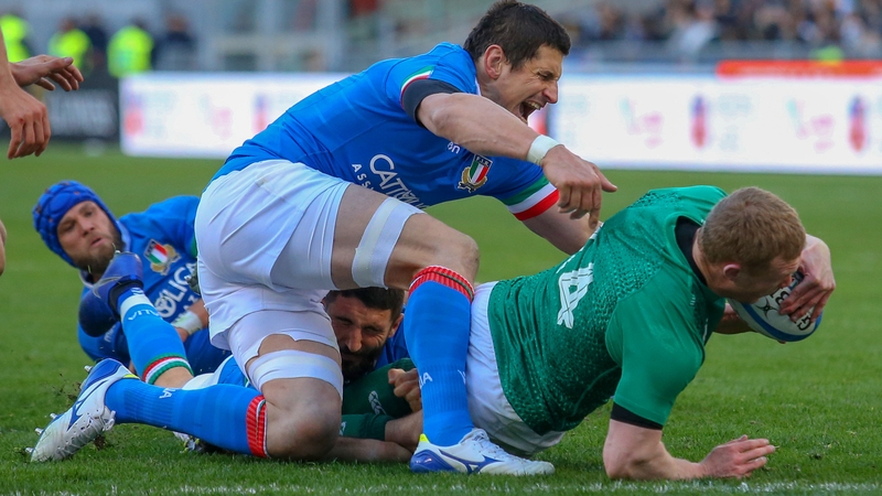 Keith Earls reaches out to score on of Ireland's four tries in Rome
