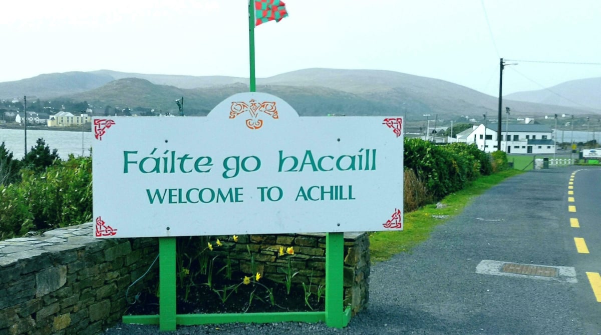 Treasa Bhreathnach, Plean Teanga Acaill.