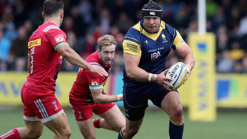 Gareth Milasinovich (r) in action for Worcester Warriors