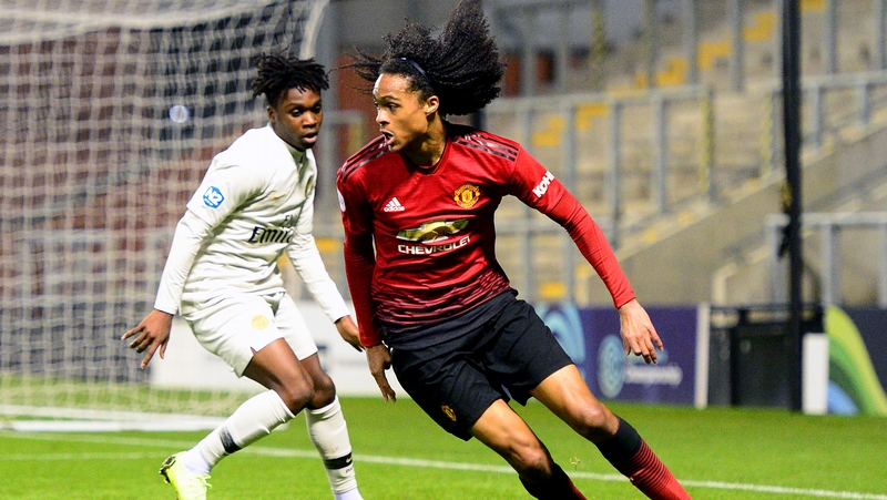 Tahith Chong is set for a season-long loan with Werder Bremen