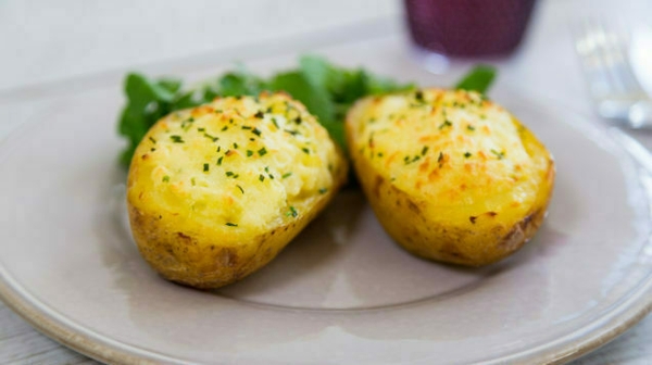 Serves 1 (contains approx 390 kcal)