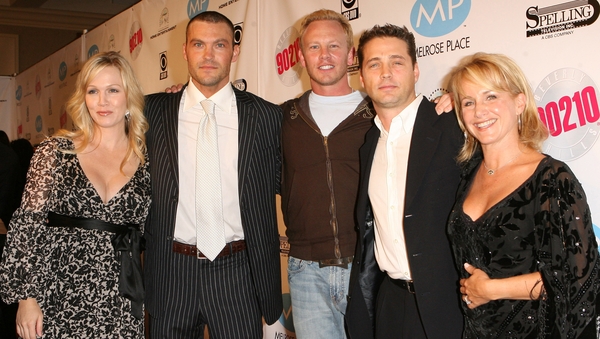 Together again (L-R) Jennie Garth, Brian Austin Green, Ian Ziering, Jason Priestley, Gabrielle Carteris
