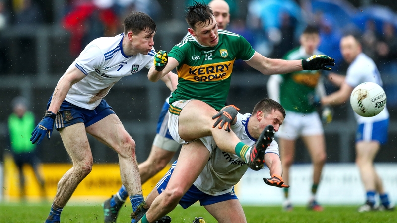 Kerry's Gavin O'Brien gets a shot away despite attentions of Karl O'Connell and Ryan Wylie