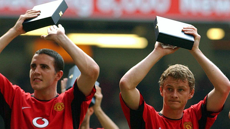 John O'Shea (L) with Ole Gunnar Solksjaer