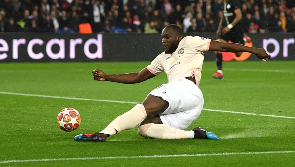 Controversial penalty helps United past PSG - recap