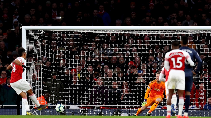 Aubameyang scores from the penalty spot