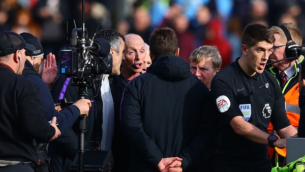 Mauricio Pochettino confronted Mike Dean at the end of Tottenham's 2-1 defeat to Burnley last month