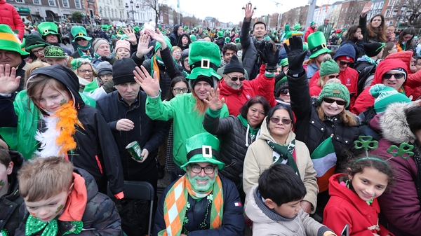 Parades cancelled, €3bn aid package announced