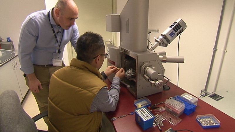 AIT Researchers working on developing a 3D printer