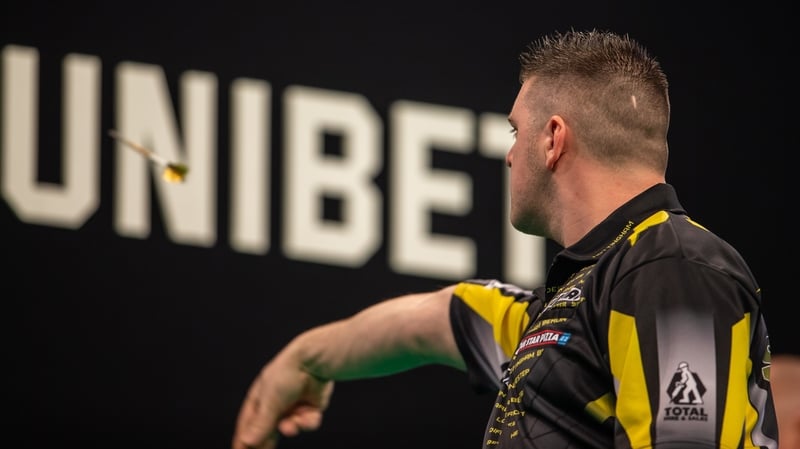Daryl Gurney recovered from 2-0 down to defeat Michale van Gerwen 7-5