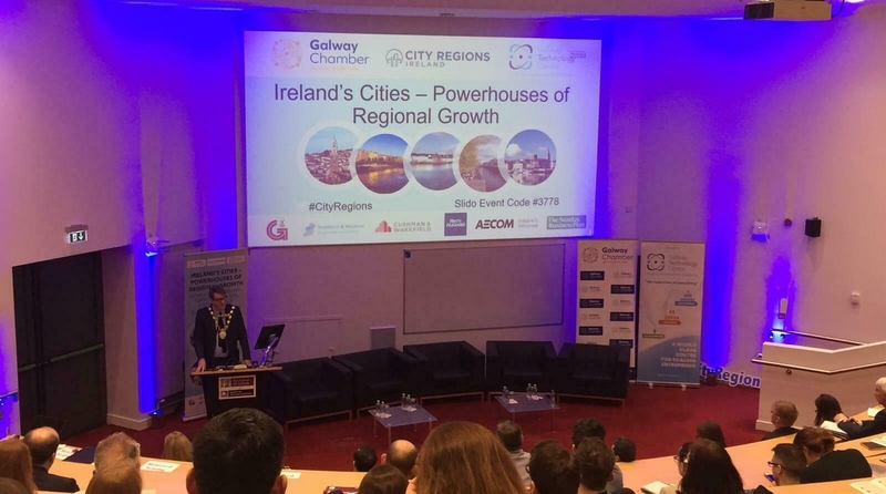 5 chathair ag iarraidh forbairt uirbeach a chur chun cinn