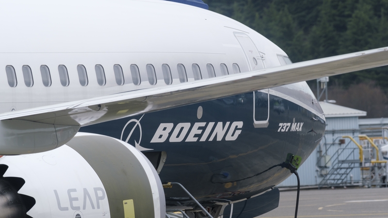Despite falling short on projected 737 deliveries, Boeing stuck to its goal of generating $3 billion to $5 billion in free cash flow this year.
