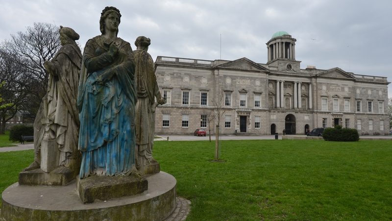 Professional education and training for barristers is currently provided by the King's Inns