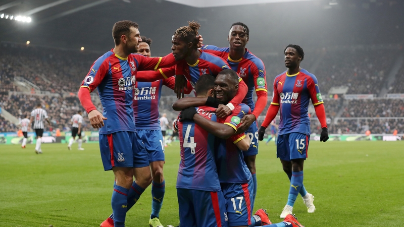 Crystal Palace celebrate Luka Milivojevic's late penalty