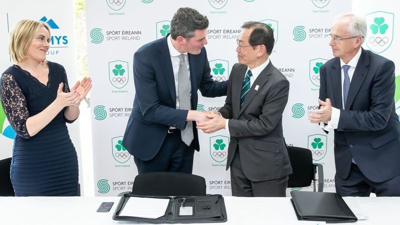 Sarah Keane, Peter Sherrard, Mayor Hideyuki Harada and John Treacy