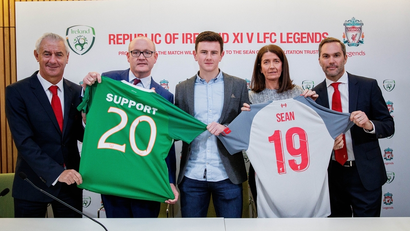 Jack and Martina Cox with Jason McAteer, Ian Rush and Stephen Felle, Trustee of Sean Cox Rehabilitation Trust