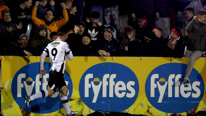 Dundalk's Pat Hoban celebrates his dramatic late penalty at Oriel Park