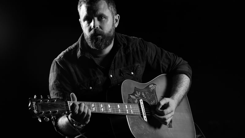 Mick Flannery debuts at Number 1