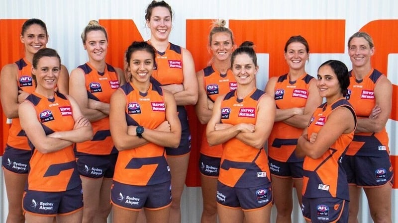 Yvonne Bonner (back row 2nd from L), Cora Staunton (back row 1st on R)