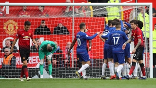 David De Gea reacts to his mistake that led to Chelsea's equaliser at Old Trafford