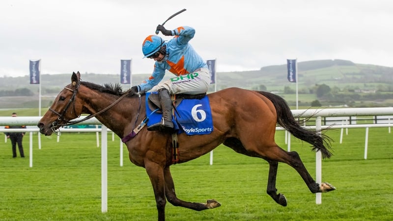 Paul Townend leads Un de Sceaux home