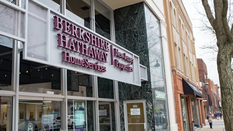 For a 12th quarter in a row, Berkshire Hathaway sold more stocks than it bought